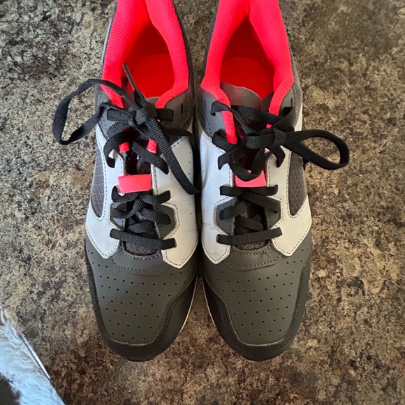 Cycle shoes with cleats . Never worn size 41 - Picture 1 of 6